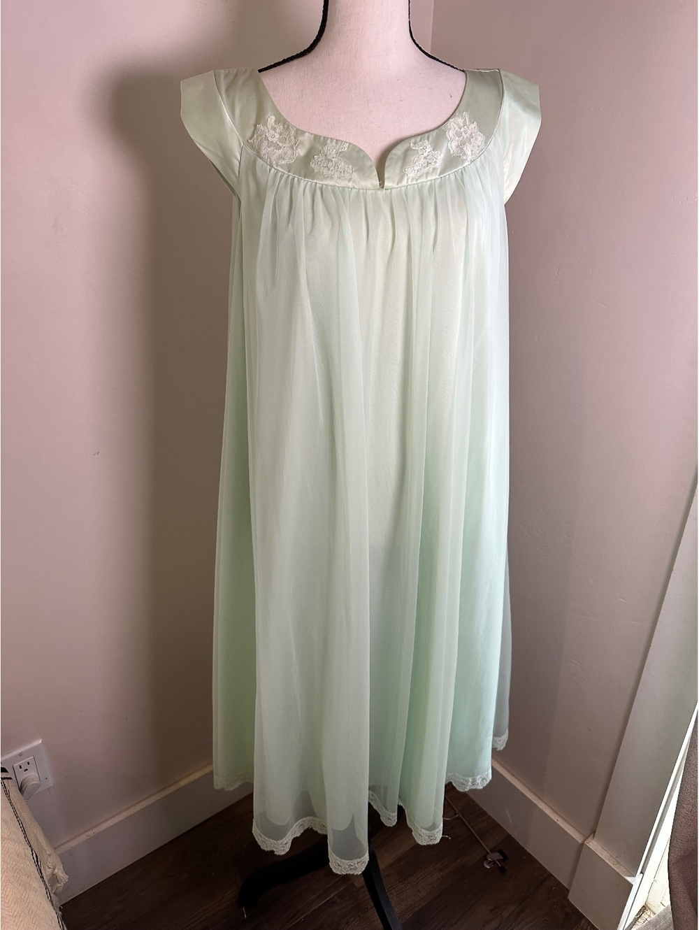 Vintage Shadowline 2-Piece Peignoir Set - Mint Green Nightgown & Robe - Size M